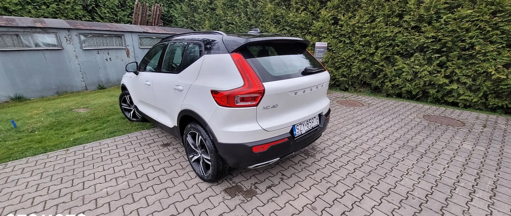 Volvo XC 40 cena 133000 przebieg: 68000, rok produkcji 2018 z Gryfów Śląski małe 277